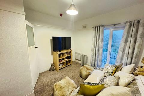 2 bedroom flat to rent, South Parade, Skegness, Lincolnshire, PE25