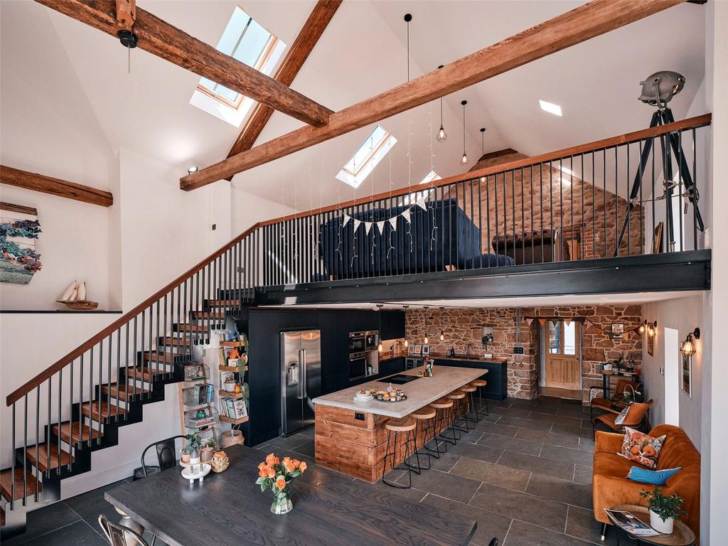 Kitchen/Mezzanine
