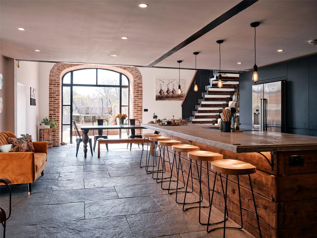 Kitchen/Dining
