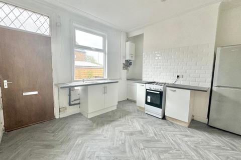4 bedroom terraced house to rent, Bertrand Street, Leeds, West Yorkshire, LS11