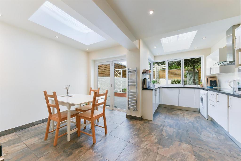 Kitchen/Dining