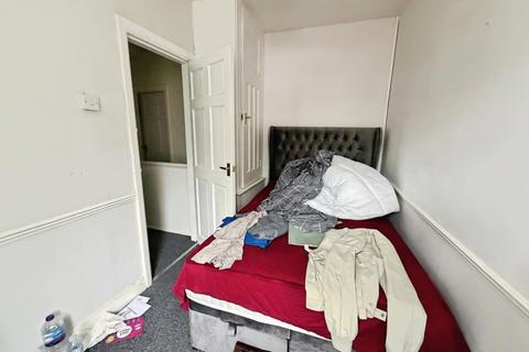 236 Block Lane, Chadderton, Oldham, OL9 7QB