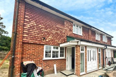 1 bedroom in a house share to rent, Eton Avenue, Hounslow TW5