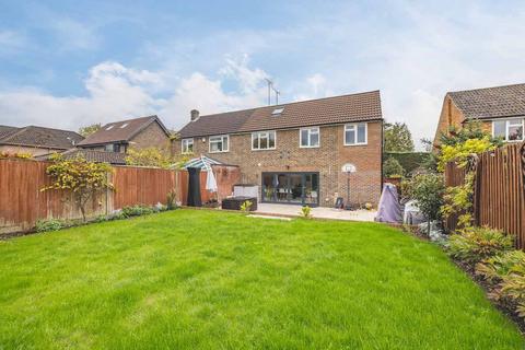 8 Link Road, Datchet, Slough, SL3 9LB