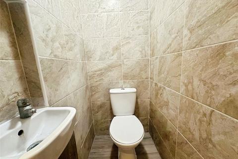 1 bedroom in a house share to rent, Eton Avenue, Hounslow TW5