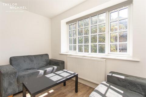 5 bedroom flat to rent, Melville Road, Hove