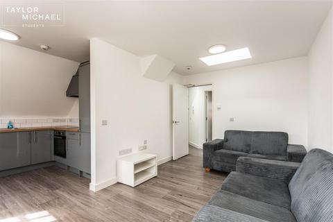 4 bedroom flat to rent, Melville Road, Hove