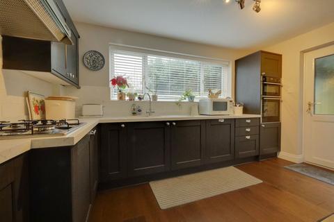 3 bedroom detached house for sale, Ferndale Road, Burgess Hill, RH15