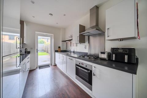 3 bedroom townhouse for sale, Brooks Mews,  Aylesbury,  HP19