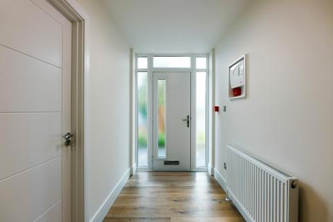 6 bedroom detached house to rent, Kingslyn Crescent, London, SE19