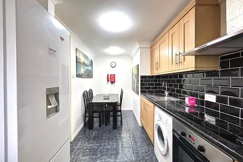 3 bedroom flat to rent, Mallory Street, Marylebone, NW8