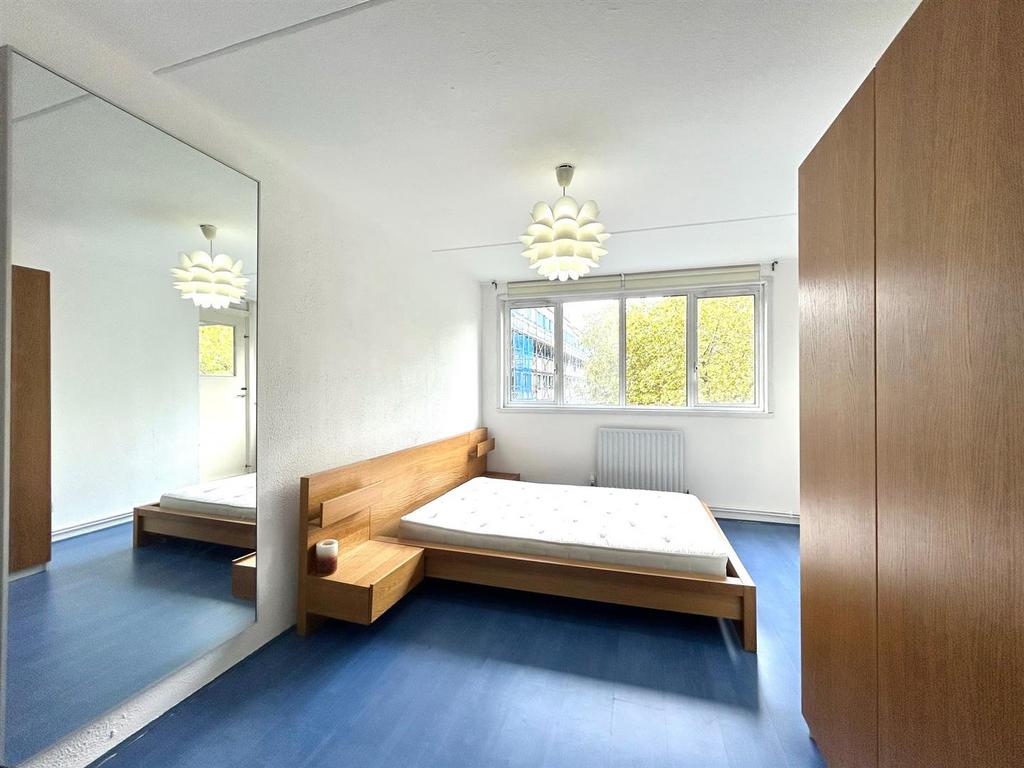 1st bedroom 1.jpg