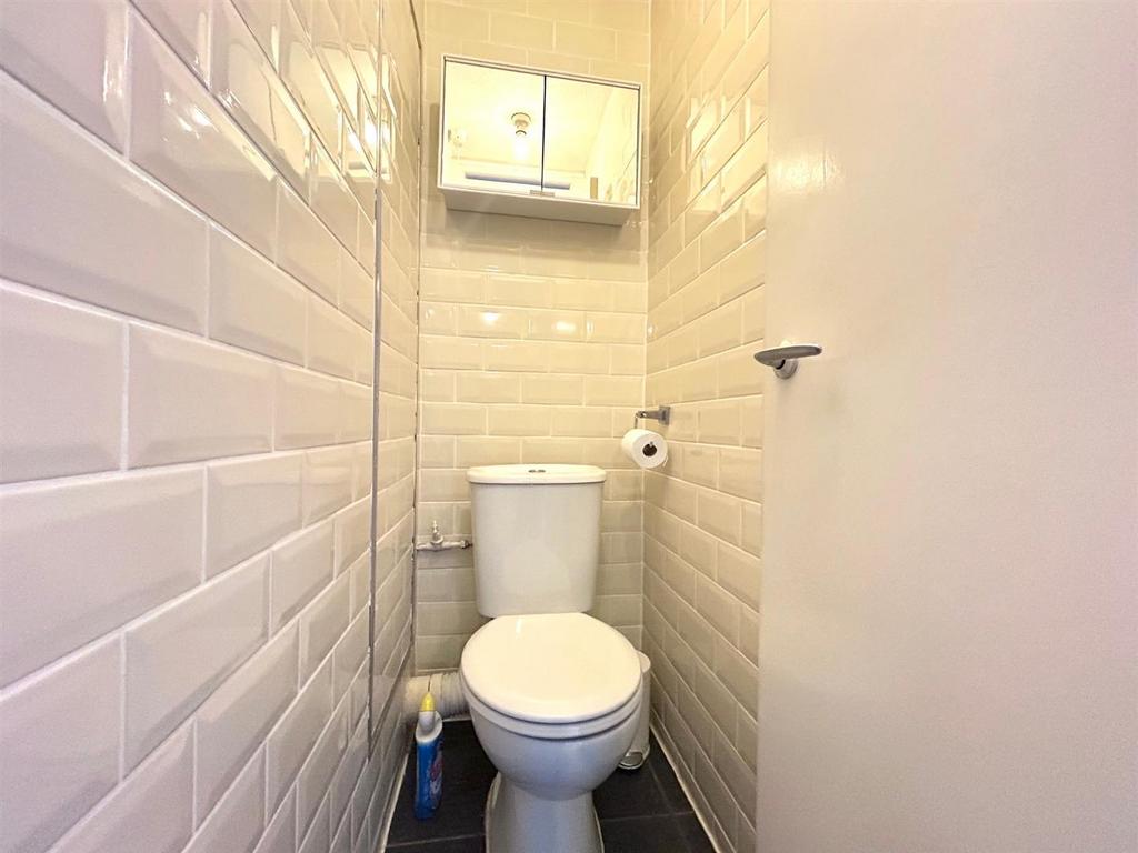 Toilet.jpg