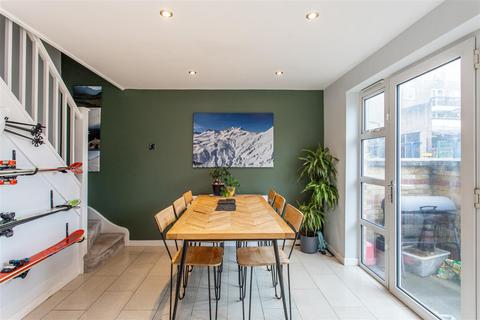 3 bedroom maisonette for sale, Rainhill Way, Bow, E3
