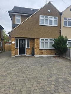 5 bedroom semi-detached house to rent, Trent Avenue, UPMINSTER RM14