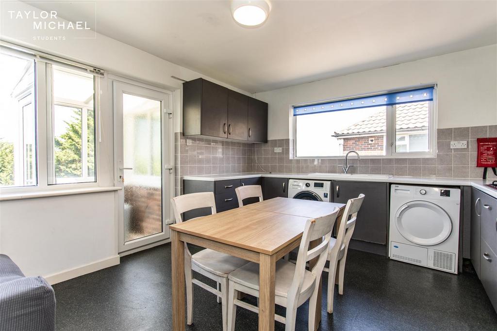 Kitchen / Living Room