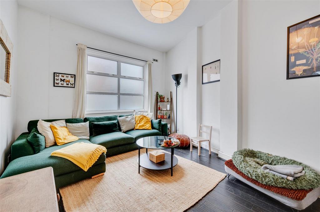Daniels 136 Minet Avenue 001.jpg