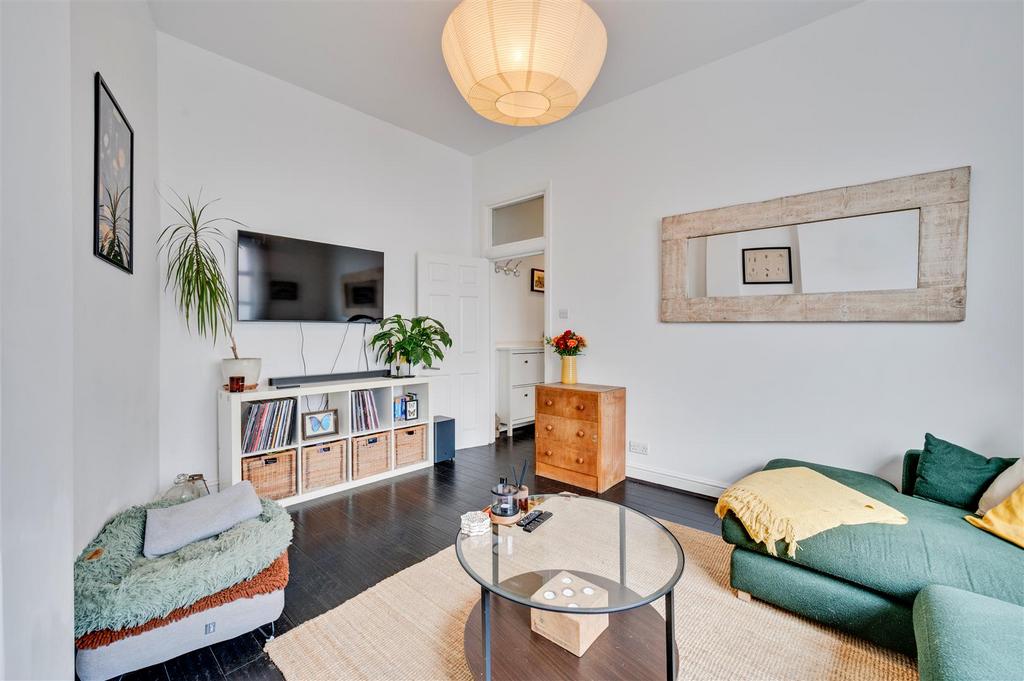 Daniels 136 Minet Avenue 003.jpg