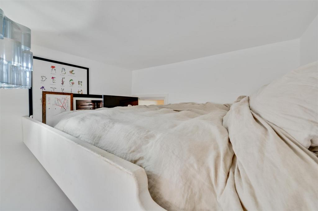 Daniels 136 Minet Avenue 007.jpg