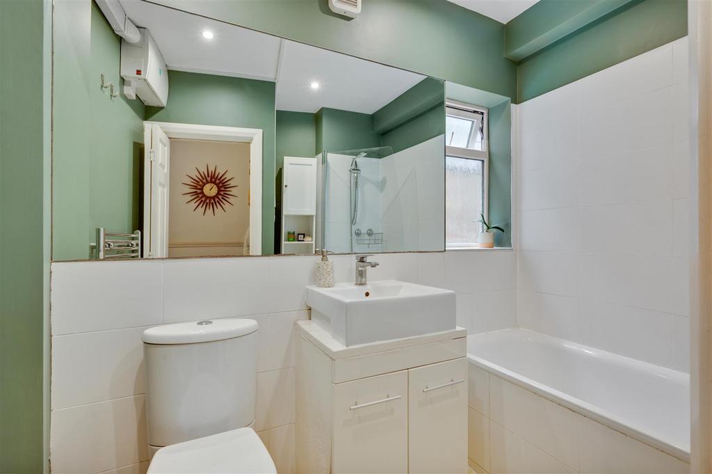 Daniels 136 Minet Avenue 011.jpg