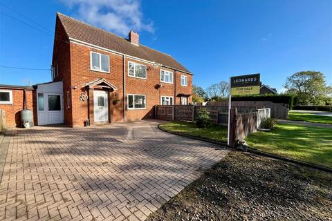3 bedroom semi-detached house for sale, Northfield Cottages, Elstronwick, Hull