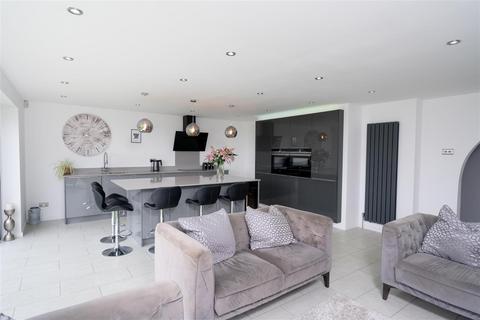 5 bedroom detached bungalow for sale, Belle Vue Avenue, Scholes LS15