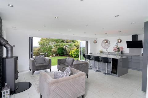 5 bedroom detached bungalow for sale, Belle Vue Avenue, Scholes LS15