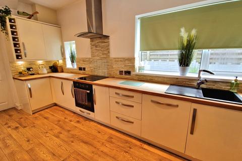 6 Clevis Crescent, Porthcawl, CF36 5NY