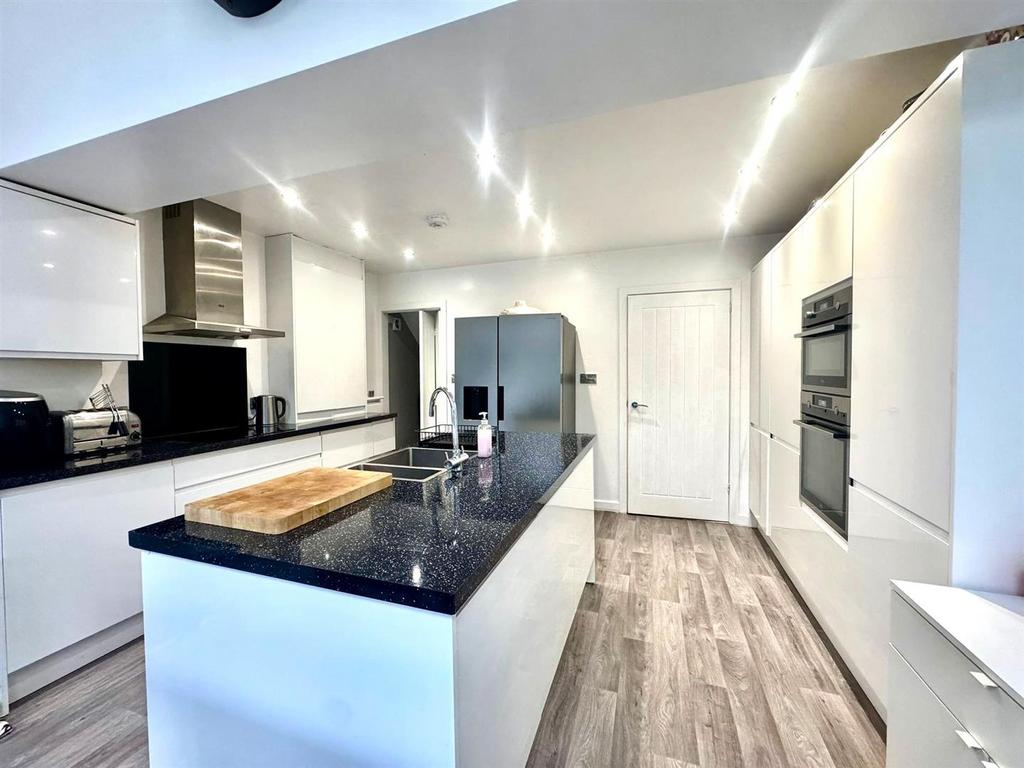 Whats App Image 2025-10-21 at 16.12.17 (3).jpeg