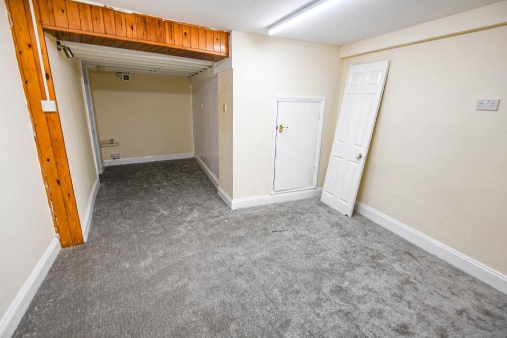 6 Medium T202510071144.jpg
