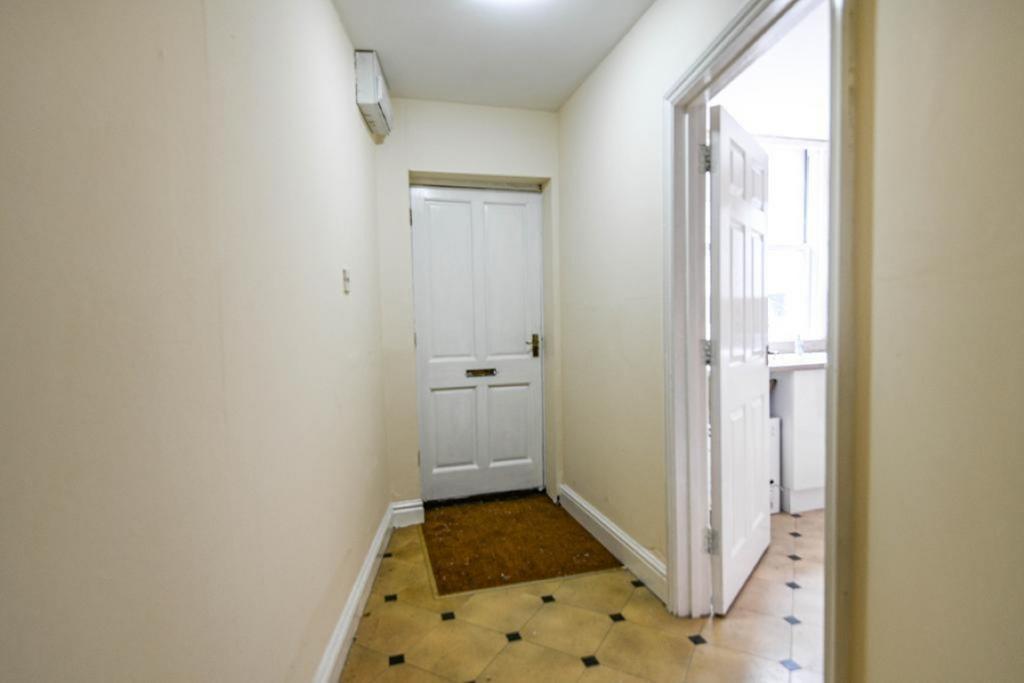 10 Medium T202510071144.jpg