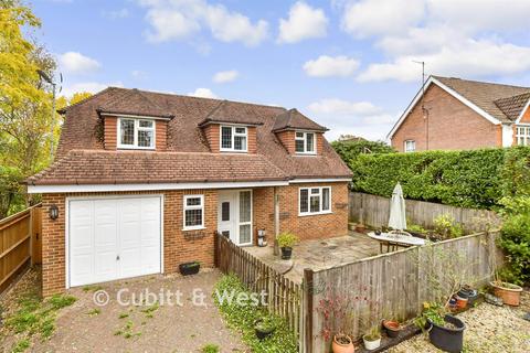 3 bedroom detached house for sale, Horsham Road, Cranleigh, Surrey