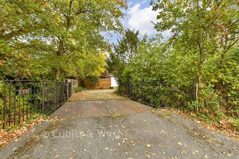 3 bedroom detached house for sale, Horsham Road, Cranleigh, Surrey