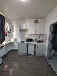 1 bedroom flat to rent, chapel rd, London IG1