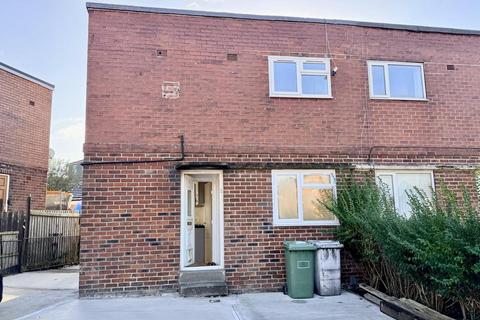 2 bedroom house to rent, Chapel Avenue, Heckmondwike