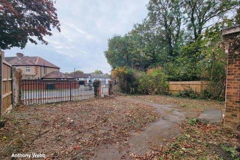 undefined, Green Road, Southgate, N14