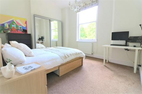 Lenton Avenue, The Park Estate, Nottingham NG7 1DX