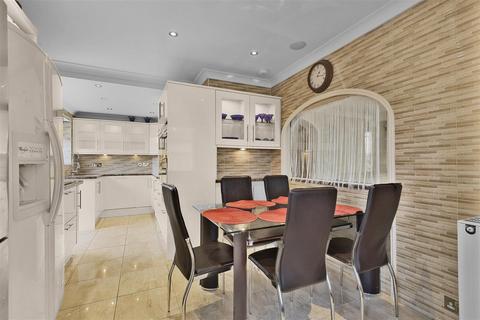 undefined, Malden Road, Cheam SM3