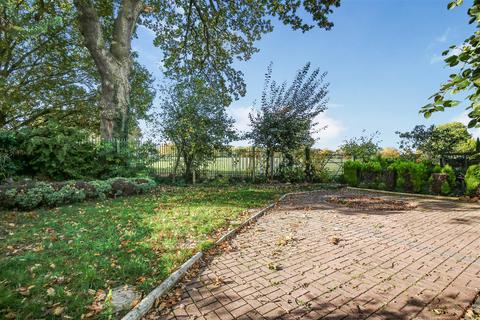 undefined, Malden Road, Cheam SM3