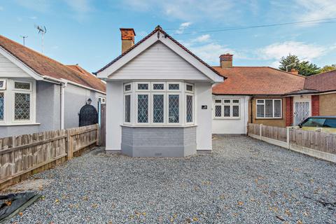 2 bedroom semi-detached bungalow for sale, Lyndale Avenue, Southend-on-sea SS2