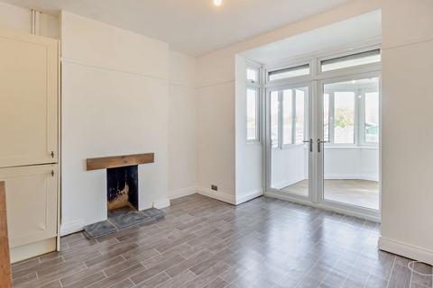 2 bedroom semi-detached bungalow for sale, Lyndale Avenue, Southend-on-sea SS2