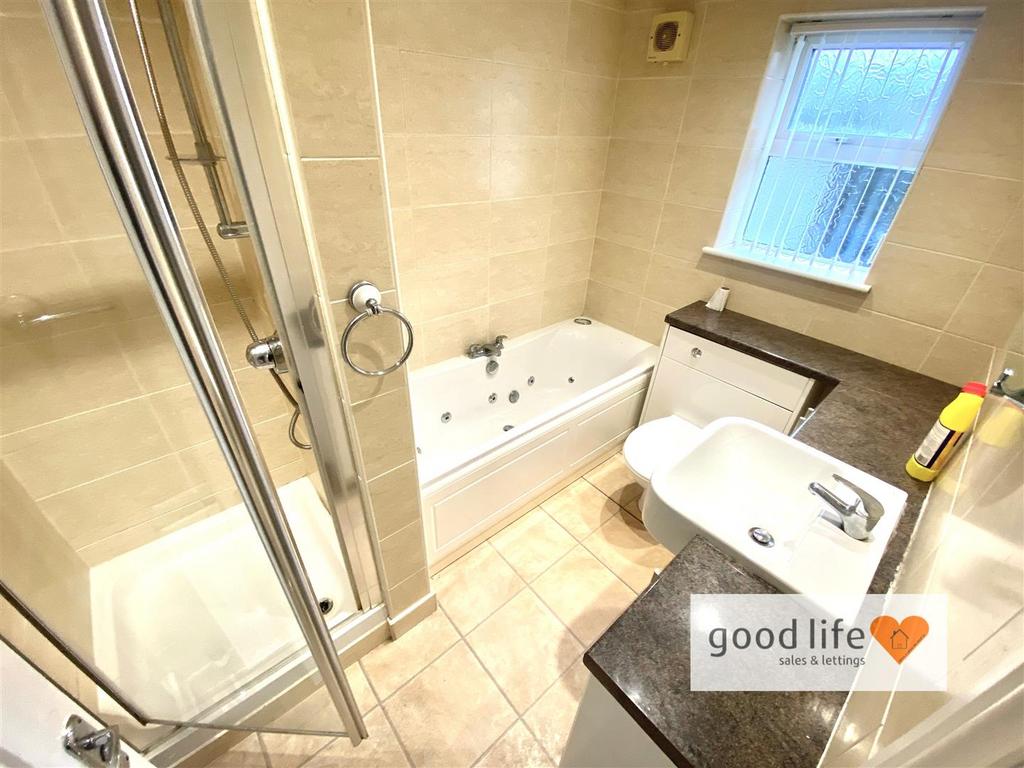 20251021 143933887 i OS10wyclifferoad.jpg