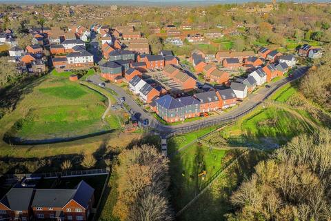 2 bedroom flat for sale, Virginia Drive, Haywards Heath, RH16
