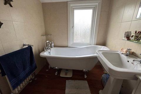 2 bedroom semi-detached house to rent, Barnwood Road, Gloucester, GL4