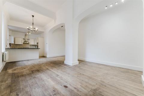 3 bedroom apartment for sale, Chevy Road, Southall