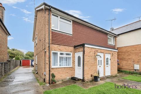 1 bedroom maisonette for sale, Chantry Road, Chertsey, Surrey, KT16