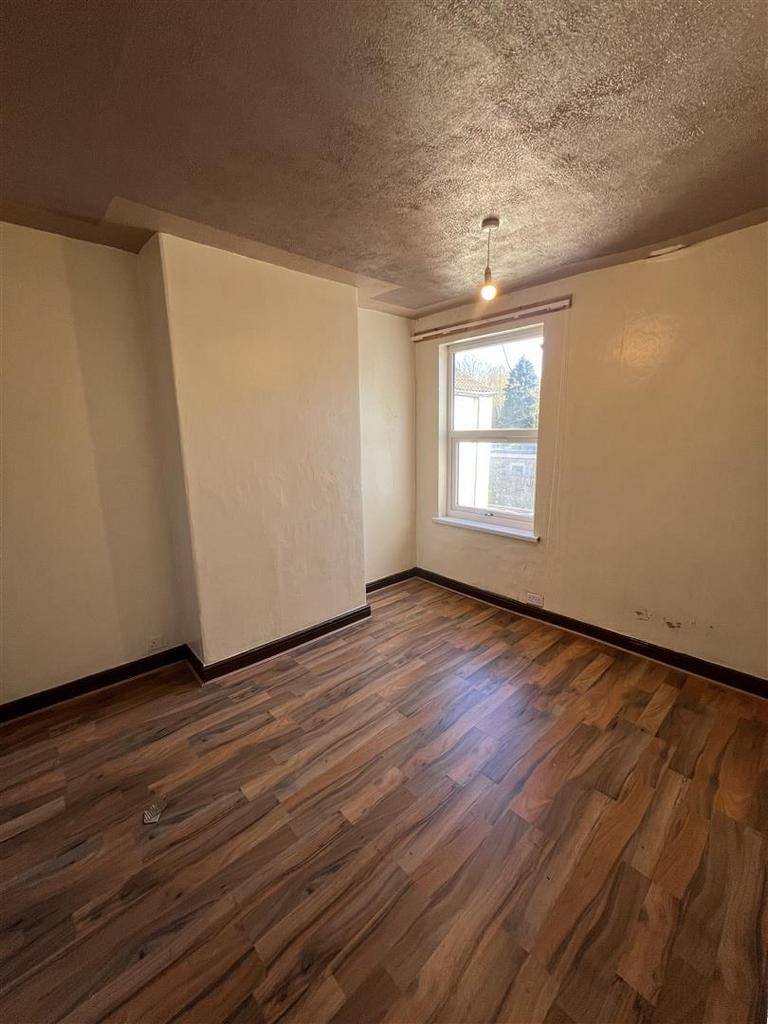 Bedroom 2.jpg