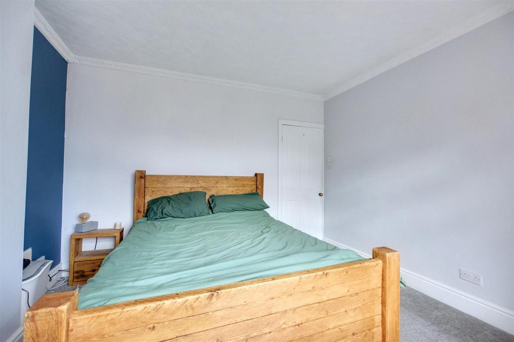 Bedroom 1 2.jpeg