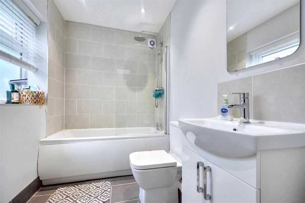 Downstairs Bathroom.jpeg