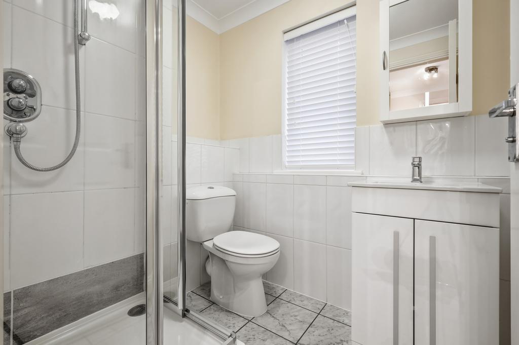 En-Suite To Master Bedroom